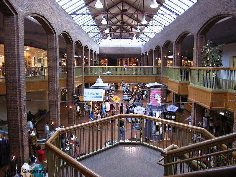 Photo of Inside Calhoun Square(1591)