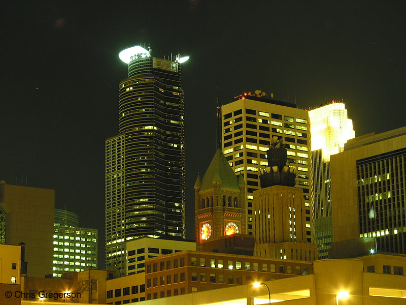 Photo of US Bank Building at Night(1753)