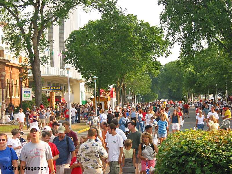 Photo of State Fair Crowd on Cosgrove Street(2296)