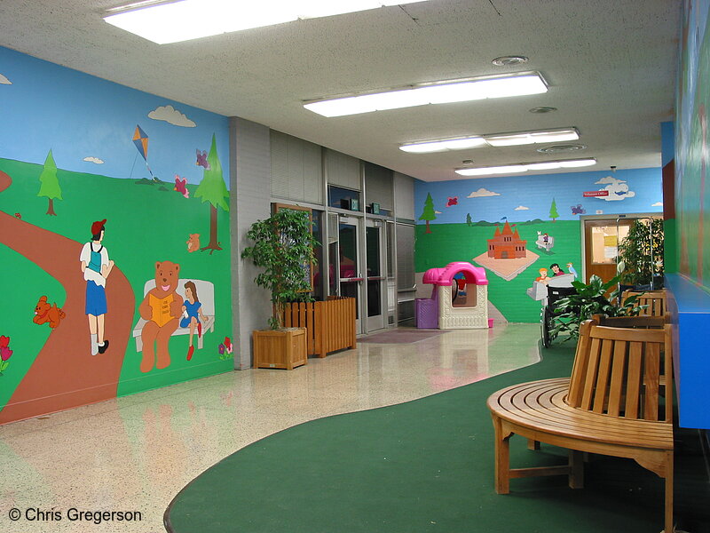 Photo of Lobby at Mattel Children's Hospital, UCLA(2608)