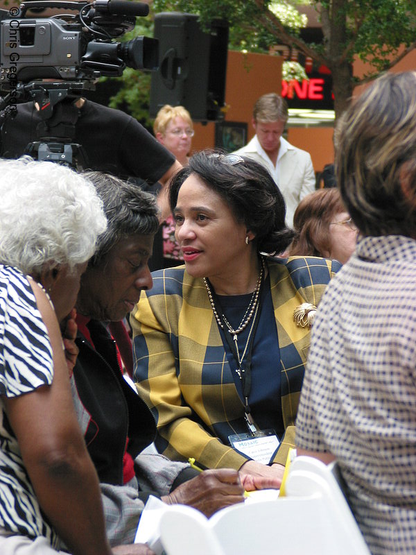 Photo of Minneapolis Schools Superintendent Carol Johnson(2802)