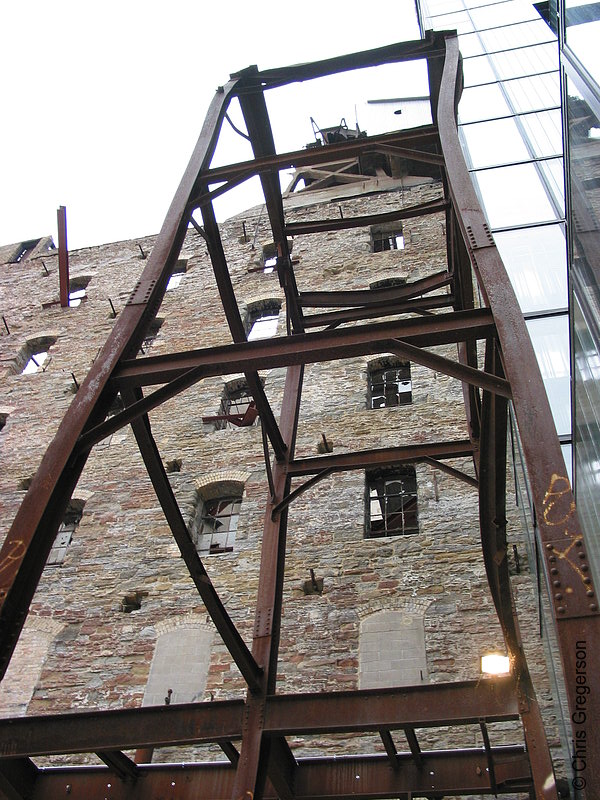 Photo of Mill City Museum Courtyard(3026)