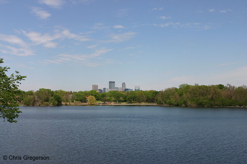 Lake of the Isles and Minneapolis Skyline(3215)