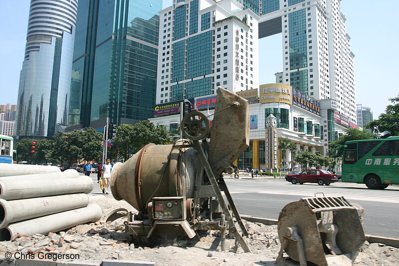 Photo of Cement Mixer in Downtown Shenzhen(4220)