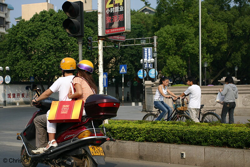 Photo of Couple on Scooter after Shopping(4240)