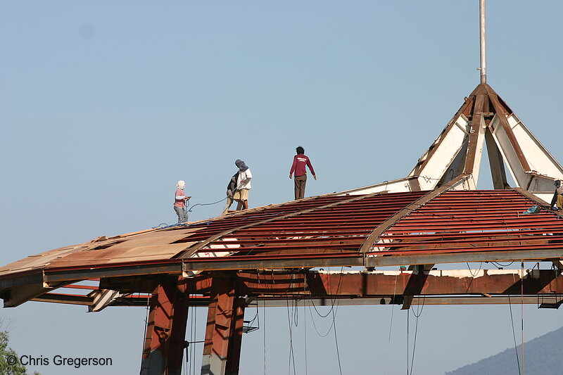 Photo of Men Working on the Roof of the Salukot(5291)