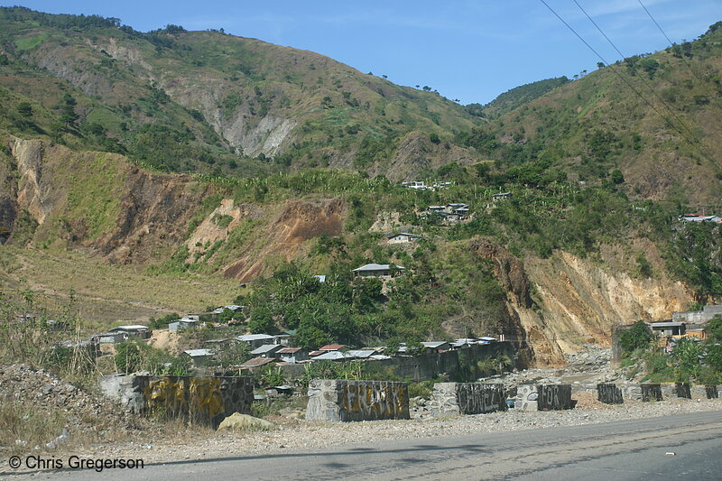 Photo of Mountainside Homes Seen While Traveling on Kennon Road in the Philippines(5720)