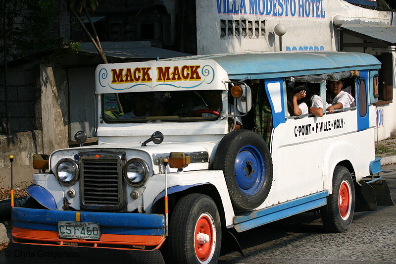 Photo of Colorful Jeepney Traveling in Angeles City, Pampanga(5844)