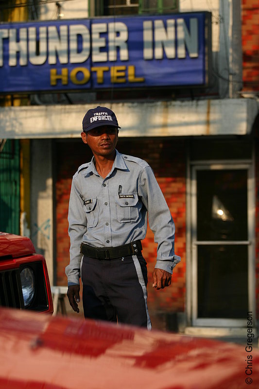 Photo of Filipino Traffic Cop on Duty in MacArthur Highway, Angeles City(5848)