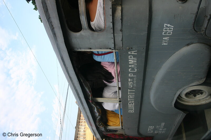 Photo of Jeepney Packed with Passengers in Manila(6162)