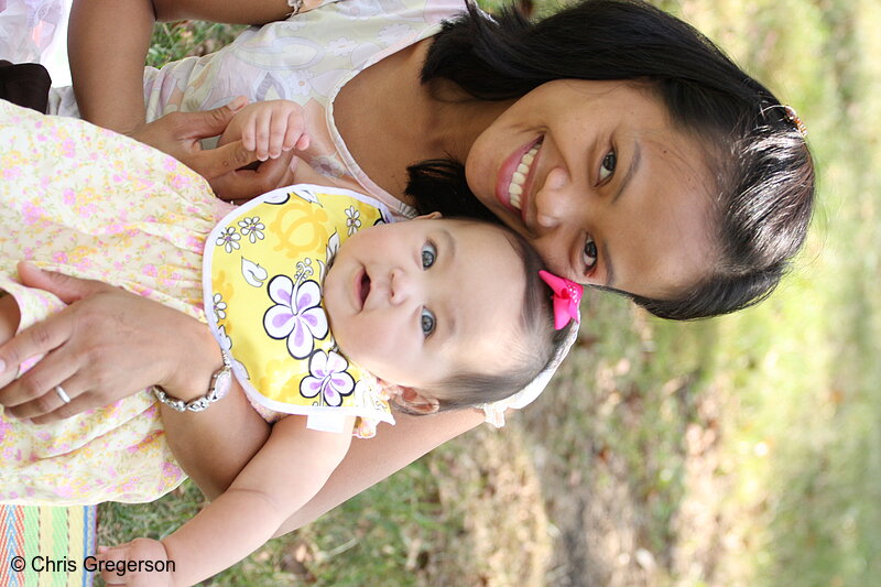 Photo of Mother and Daughter at the Park(7092)