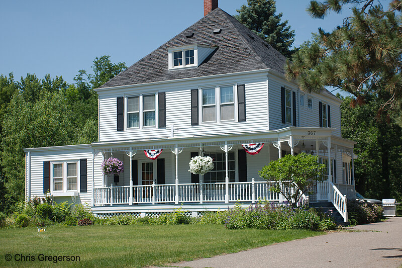 Photo of Large Home with Porch, New Richmond, WI(7701)