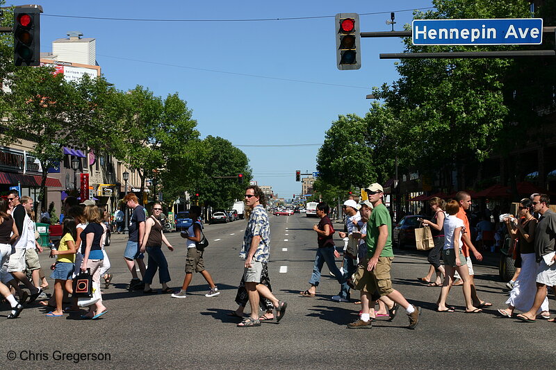 Photo of Pedestrians Crossing Lake Street, Uptown Minneapolis(7769)