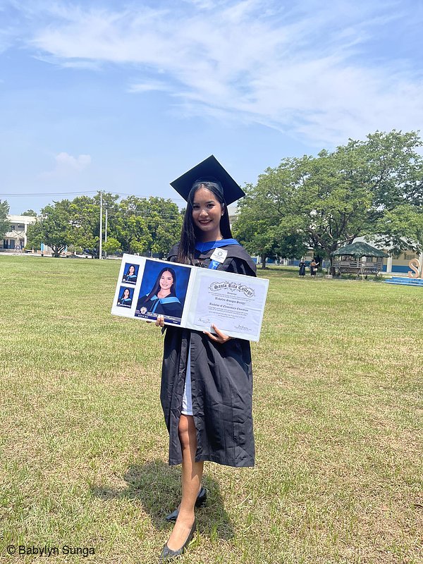 Photo of Babylyn With her Diploma(8407)