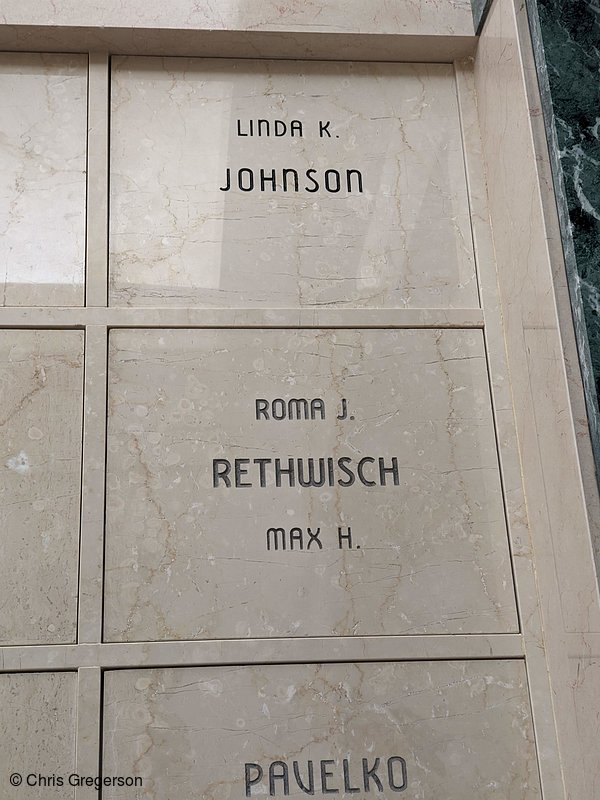 Photo of Linda Johnson's Cremation Niche, Lakewood Cemetery (8433)