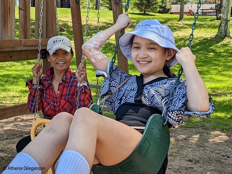 Photo of Clio and Arlene on the Swings in Hayward(8446)